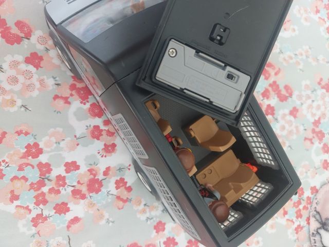 Furgón policía Playmobil