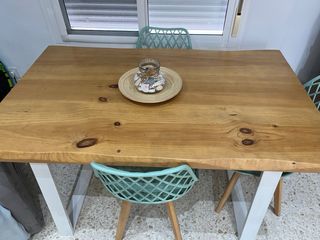 Mesa madera maciza artesanal.