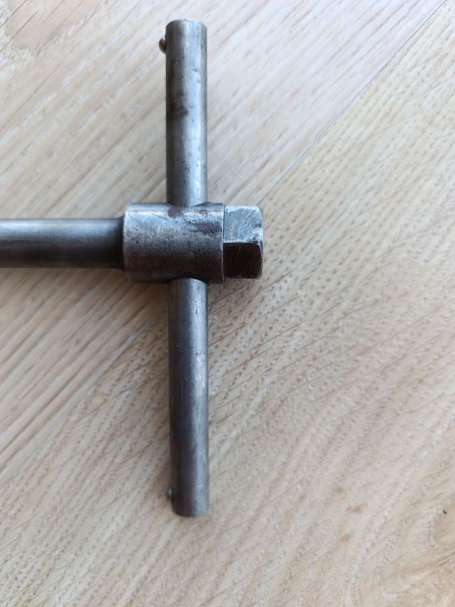 Llave corona antigua