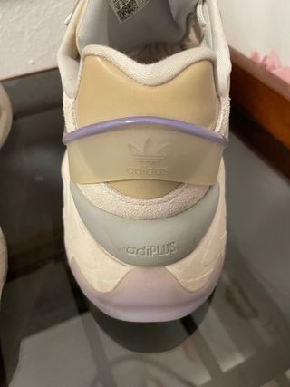 Adidas OZNOVA - Zapatillas Beige/Blanco Talla 42