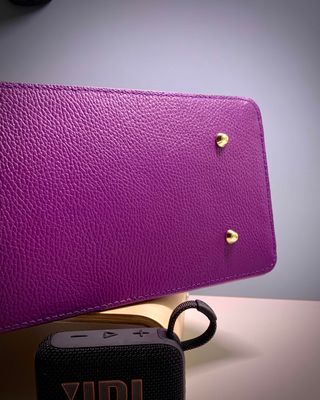 Bolso tote violeta en piel italiana