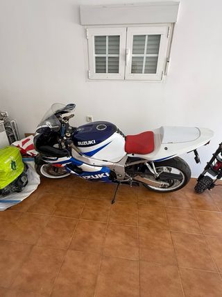 Suzuki GSXR 600 K1 - ¡Ocasión!LEER BIEN.