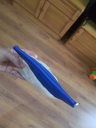  Lote de  104  neceseres azules impermeables