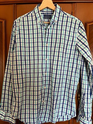 Camisa cuadros azul de Zara