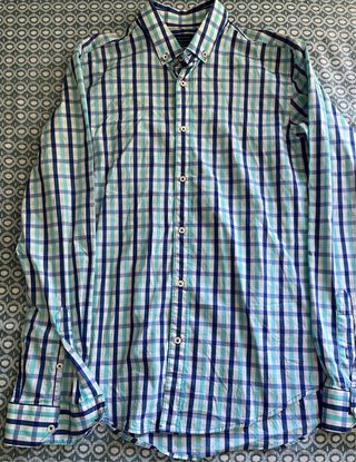 Camisa cuadros azul de Zara