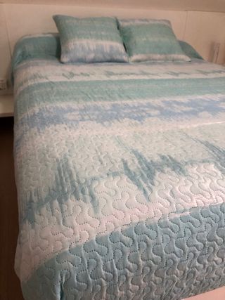 Colcha bouti cama 150x190- turquesa. Como nueva