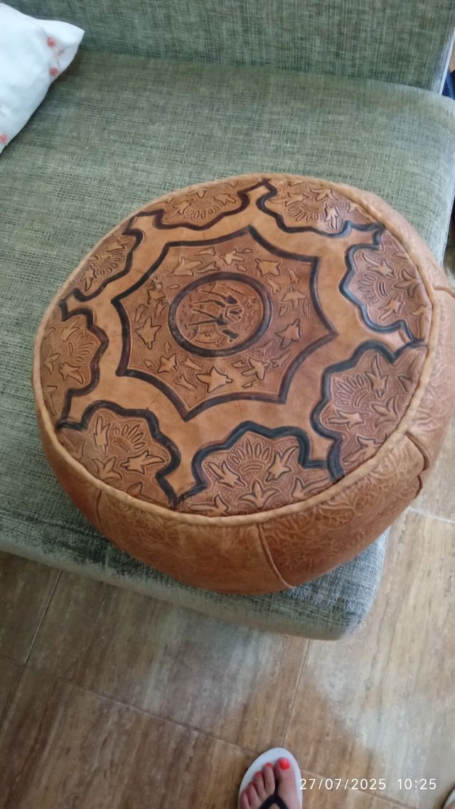 Put reposapiés de piel medidas 40 X 40