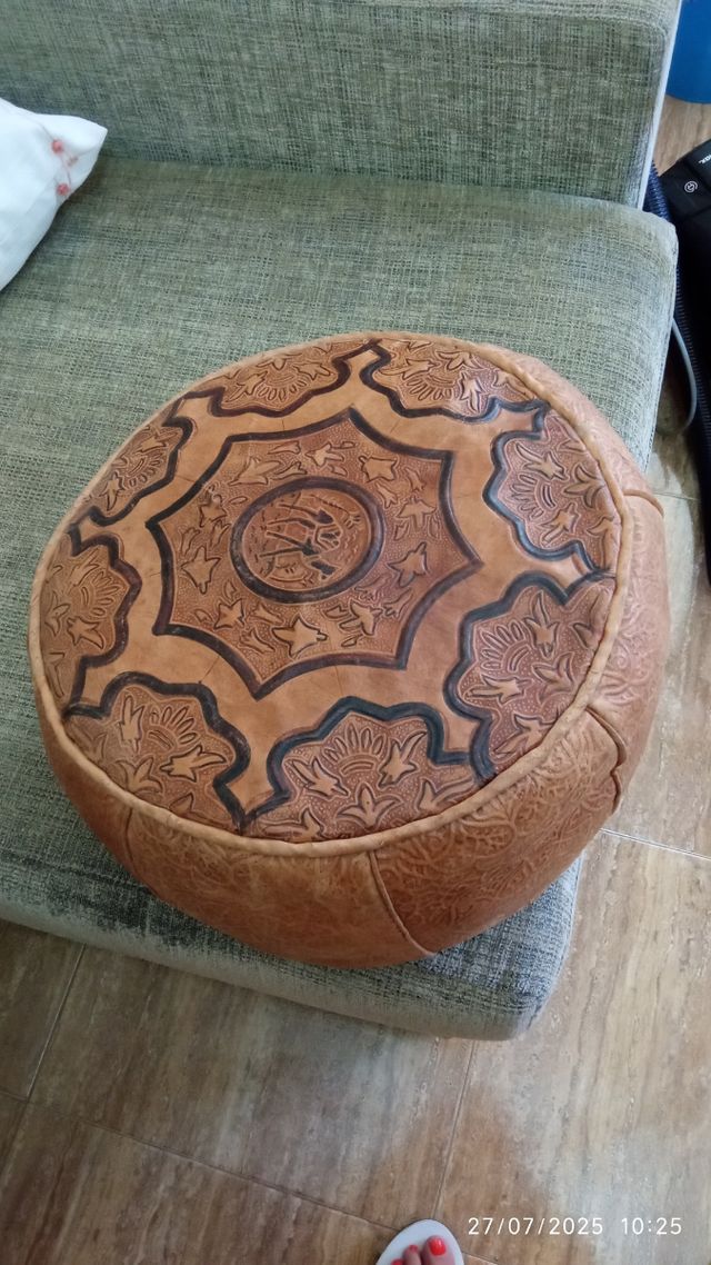 Put reposapiés de piel medidas 40 X 40