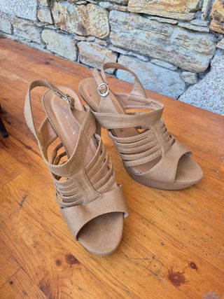 Zapatos tacón negro