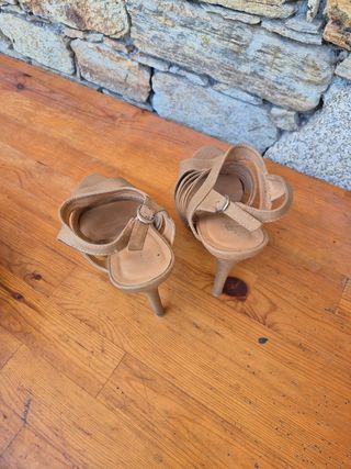 Zapatos tacón negro