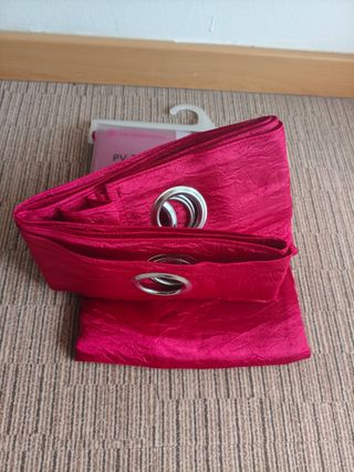 2-Cortinas modernas.
Rojos 300×260cm
Blanco 150×26