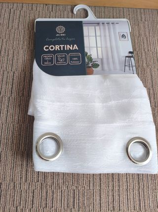 2-Cortinas modernas.
Rojos 300×260cm
Blanco 150×26