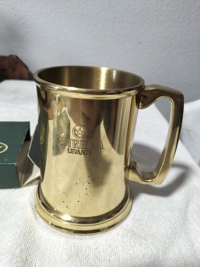 Caraffa in metallo dorato Estrella Levante