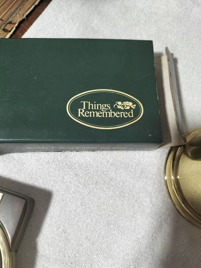 Caraffa in metallo dorato Estrella Levante