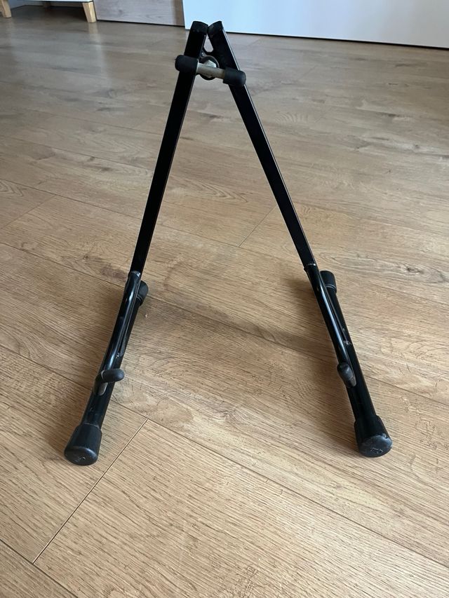 Supporto per chitarra Guil - finitura nera