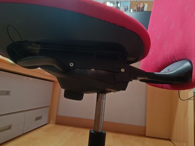 Silla oficina Honda roja