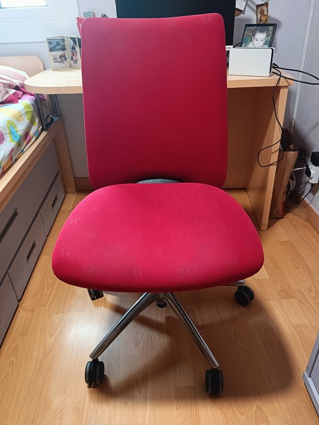 Silla oficina Honda roja