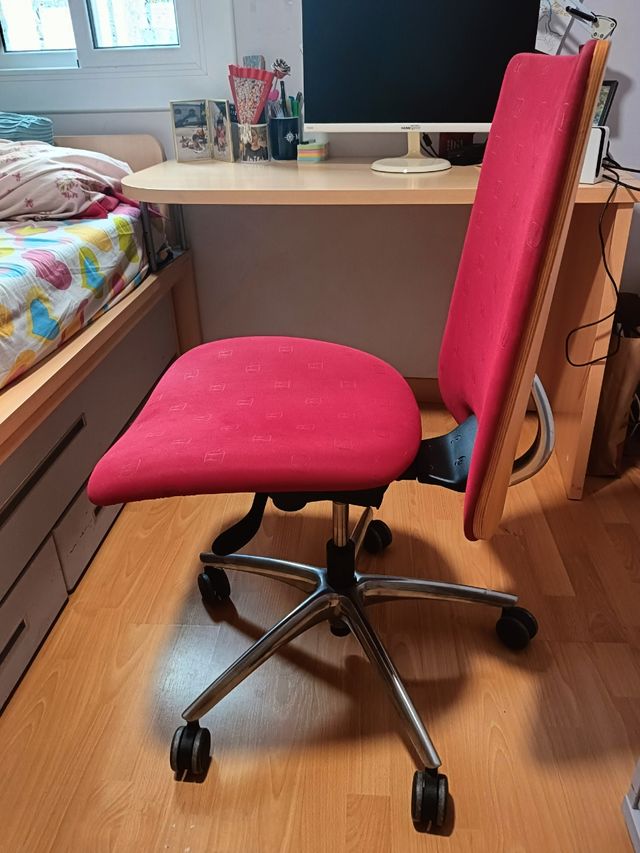 Silla oficina Honda roja