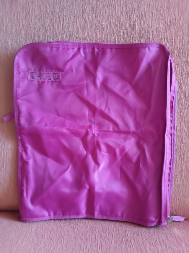 Bolsa Morada para guardar zapatillas
