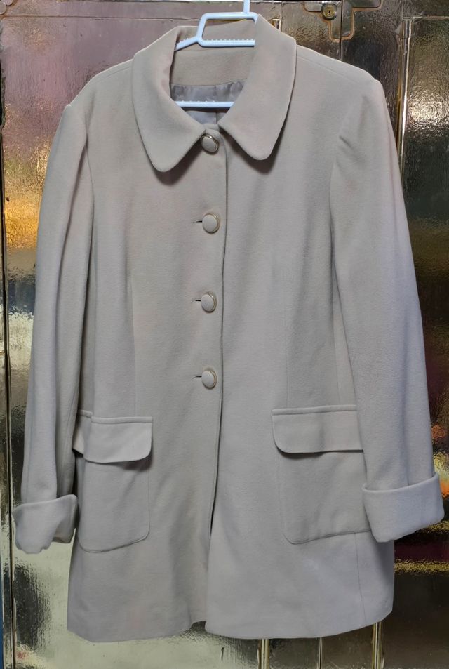 Abrigo beige mujer invierno