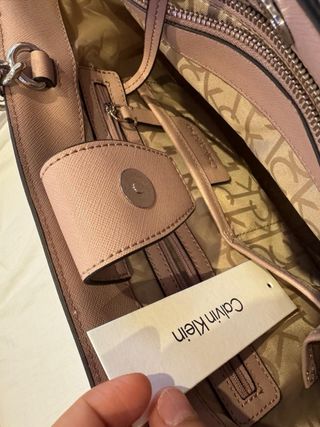 Bolso Calvin Klein beige y rosa