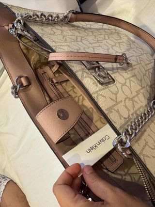 Bolso Calvin Klein beige y rosa