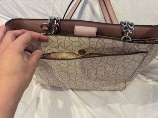 Bolso Calvin Klein beige y rosa
