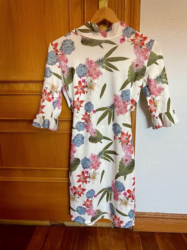 Vestido floral espalda abierta