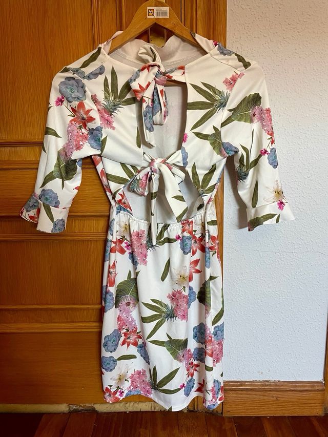 Vestido floral espalda abierta