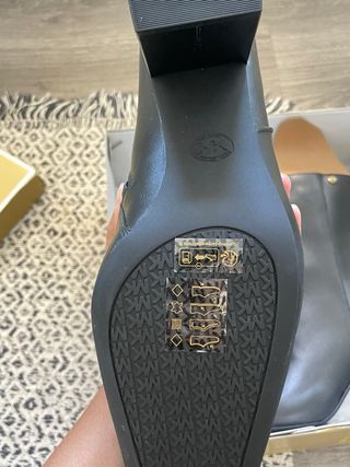 Botas Michael Kors negras tacón