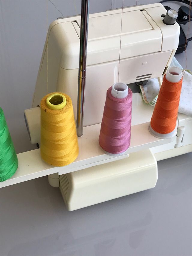 Huskylock 550D Remalladora.