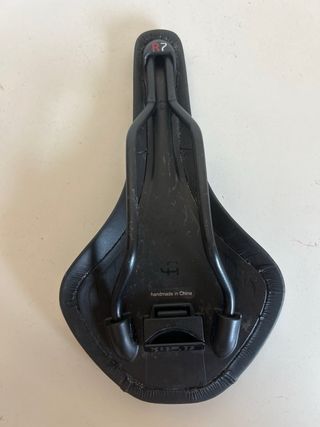 Sillín ciclismo fizik R7