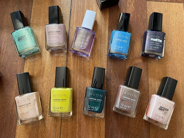 Esmaltes Avon: Colores variados