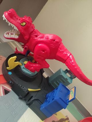 HotWheels Assalto del T-Rex Attacco con Lanciatore