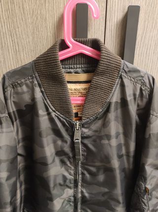 Cazadora Alpha Industries MA-1 camuflaje