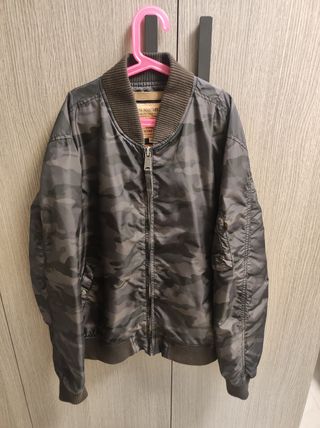 Cazadora Alpha Industries MA-1 camuflaje