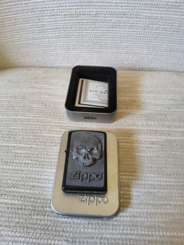 Encendedor Zippo Calavera