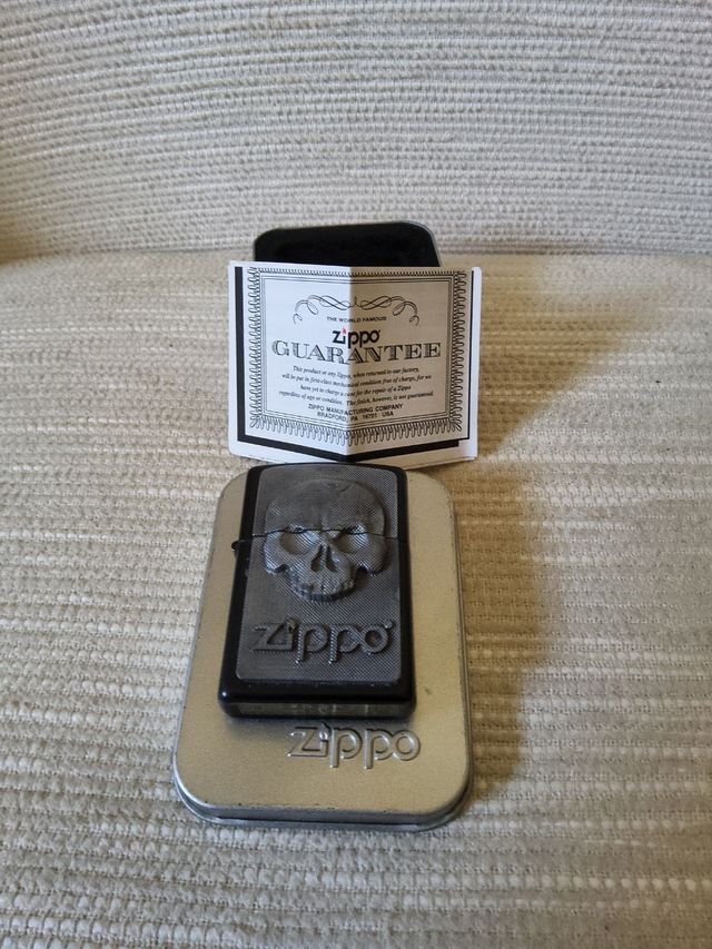 Encendedor Zippo Calavera