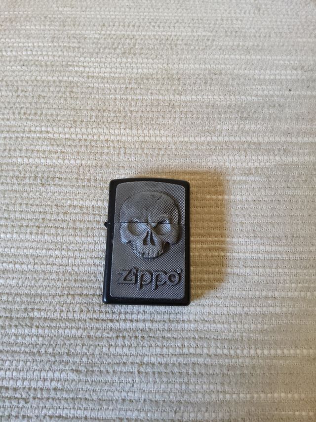 Encendedor Zippo Calavera