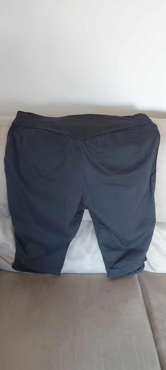 Pantaloncini trekking grigi da donna.