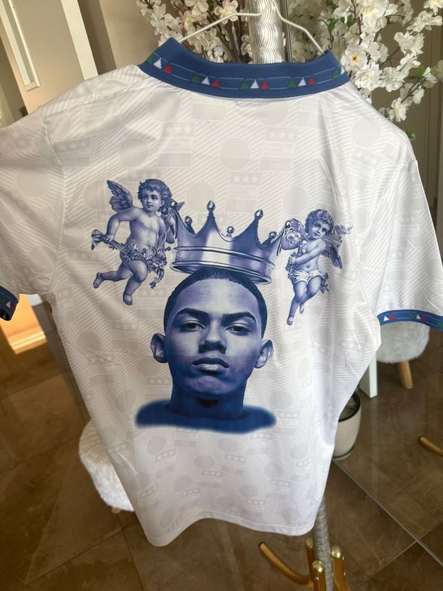 Camiseta Myke Towers x Italia