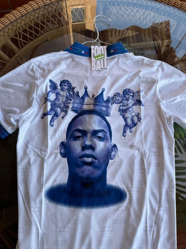 Camiseta Myke Towers x Italia