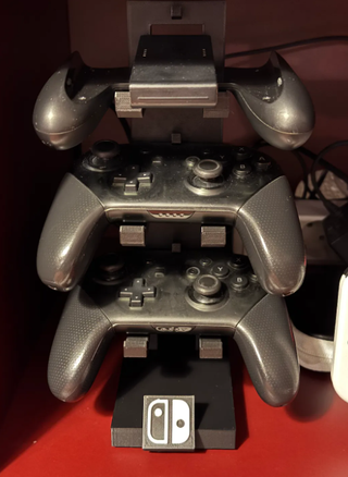 Soporte para 4 mandos - PS, Xbox, Switch