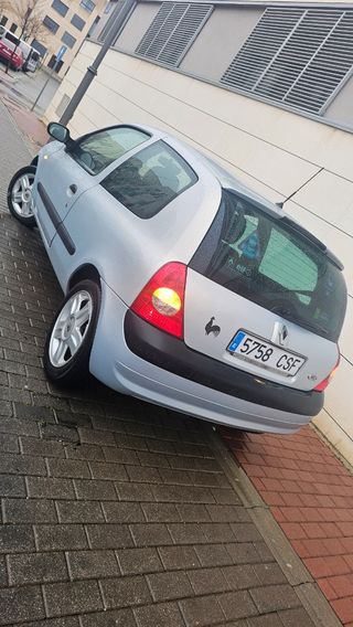 Renault Clio 2004 UNICO DUEÑO solo 82000km