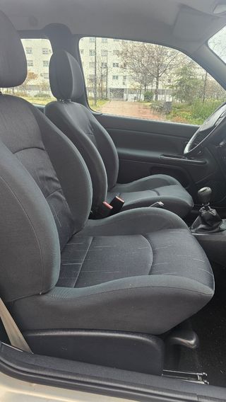 Renault Clio 2004 UNICO DUEÑO solo 82000km