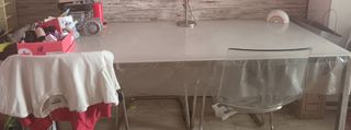 Mesa de cocina blanca - cristal y metal