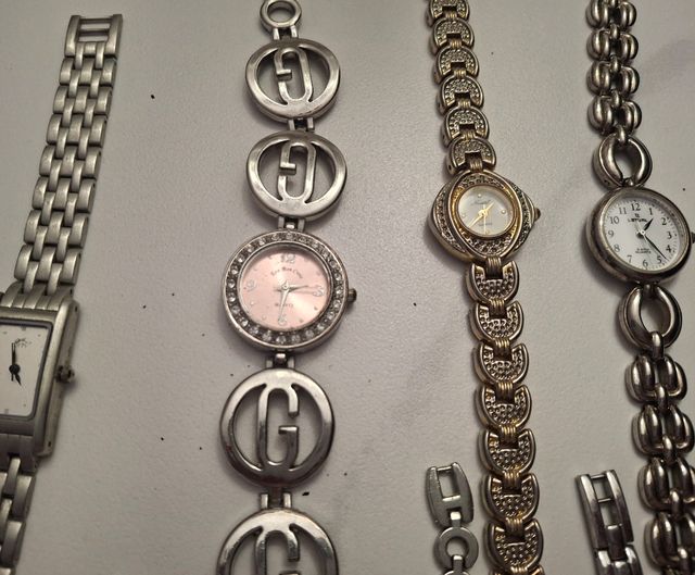 9 relojes pulsera vintage.10€ todos.