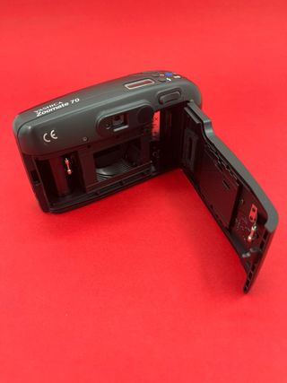 YASHICA Zoomate 70 - Camara