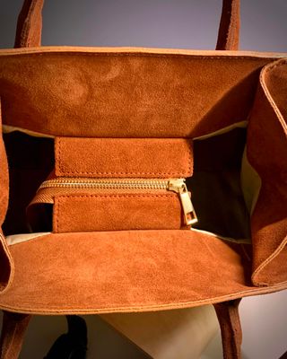 Bolso tote de ante italiano marrón hecho a mano