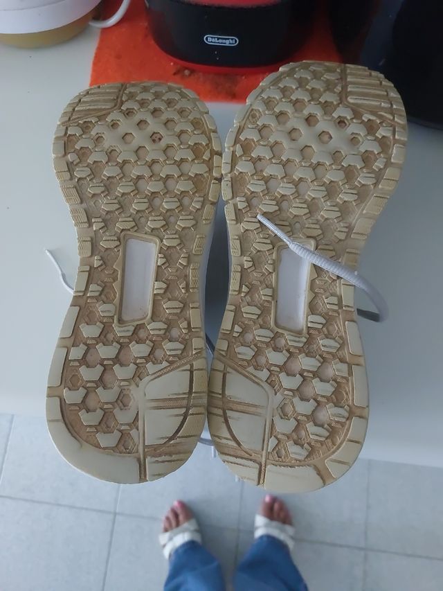 Scarpe sportive usate